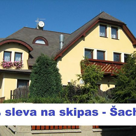 Penzion Albina - Restaurace Vysoké nad Jizerou エクステリア 写真